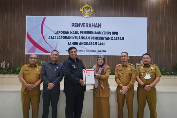 Pemkab Maros Raih Opini...