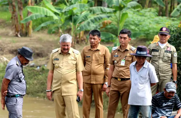 Bupati Pinrang Tinjau...