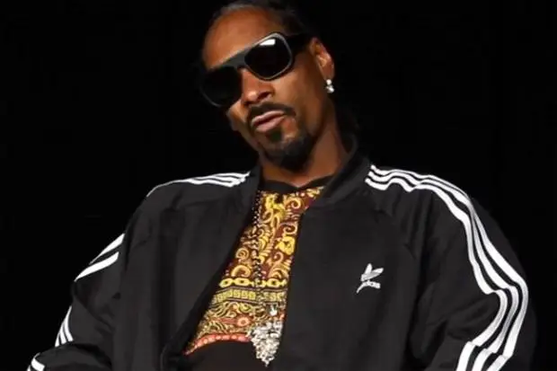 Snoop Dogg Batalkan...