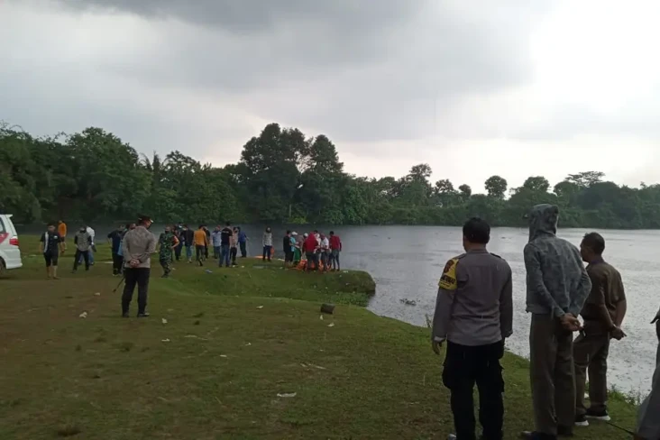 Mayat Terbungkus Karung...