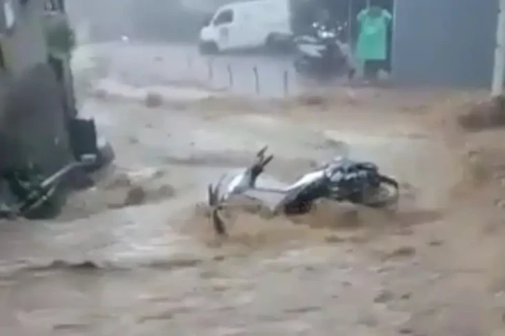Banjir Lintasan, Permukiman...