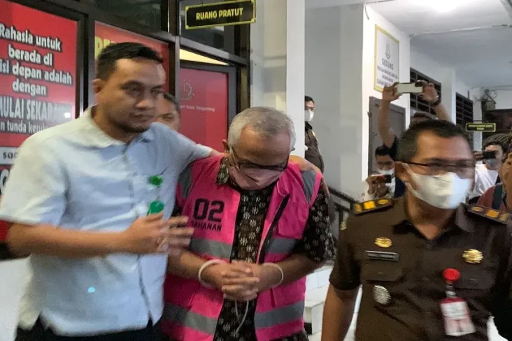 Kejari Tangerang Tetapkan...