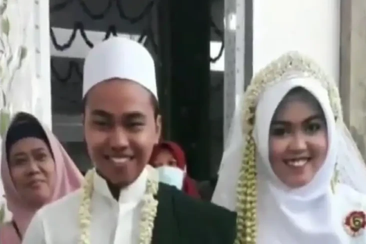 Viral! 22 Pasangan Nikah...