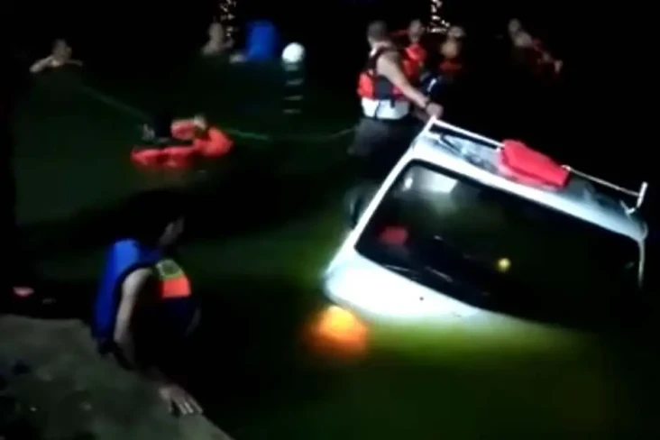Ajari Bapak Nyetir,...
