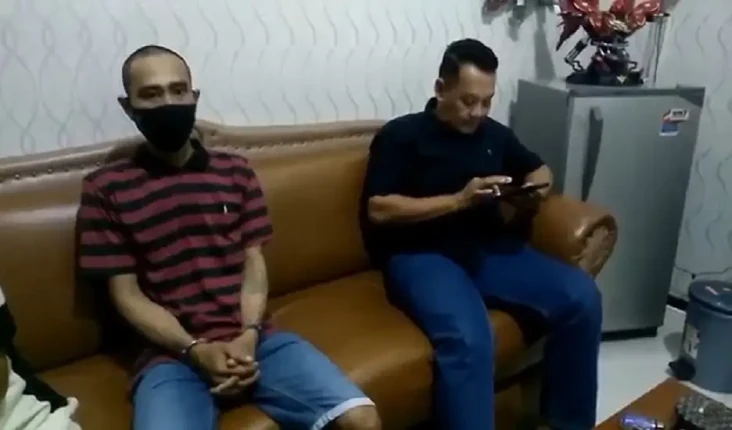 Sakit Hati Dicerai dan...