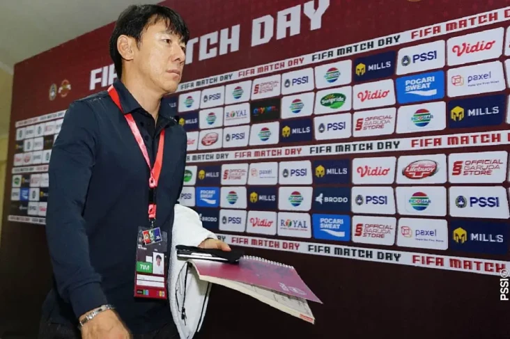 Shin Tae-yong Protes...