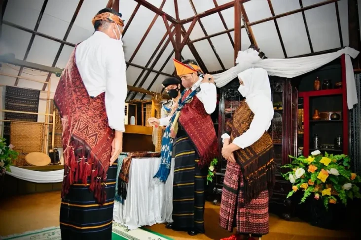 Presiden Jokowi Dianugerahi...