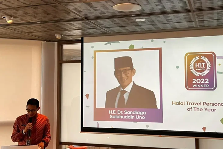 Raih Penghargaan Halal...