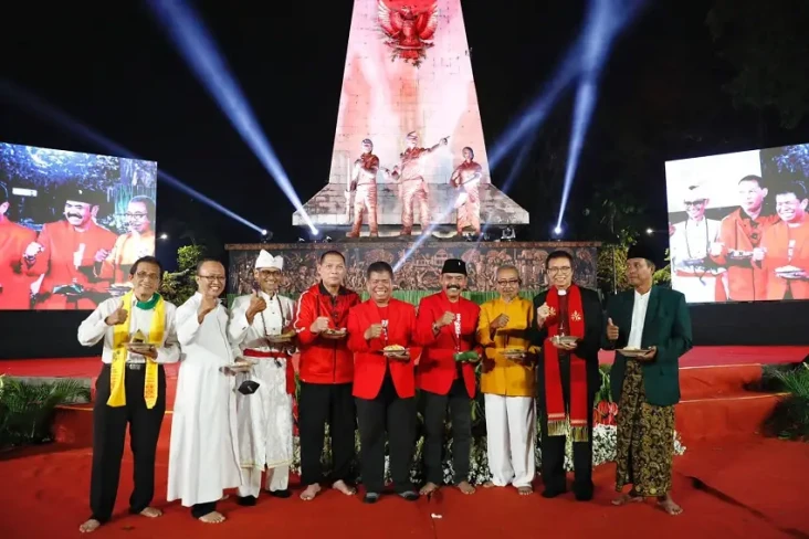 Peringati Kelahiran...