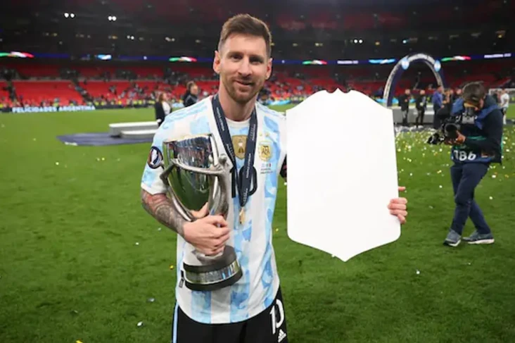 Lionel Messi Dobel Bahagia...