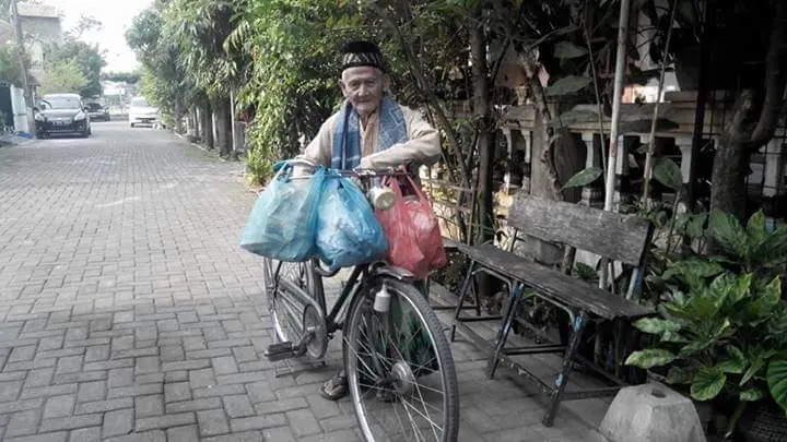 Profil Mbah Asrori,...