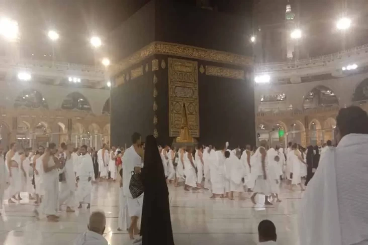Dini Hari, Suhu di Masjidilharam...