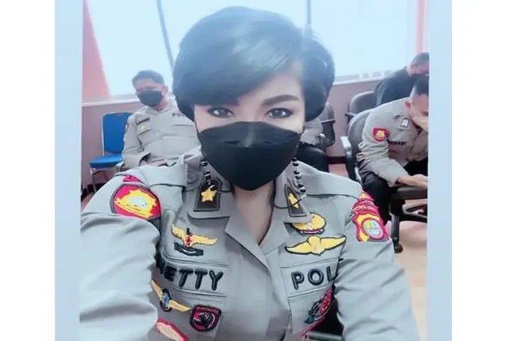 Profil Kompol Netty,...