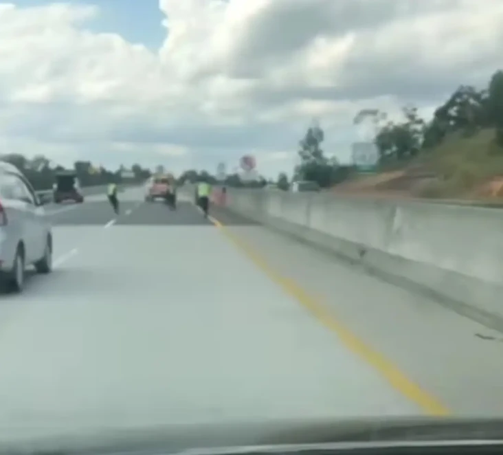 Pengendara Motor yang...