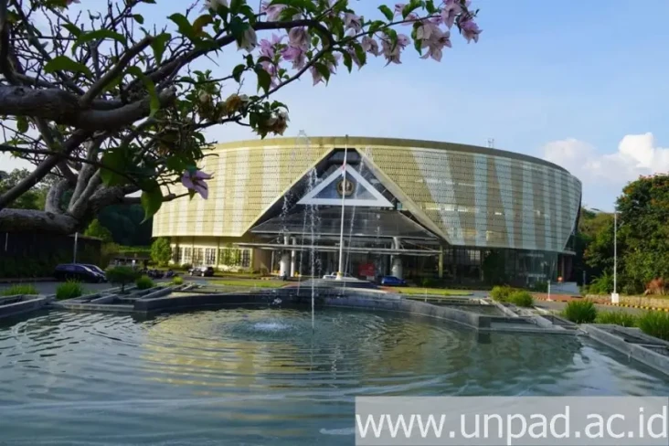 Unpad Buka Program Beasiswa...