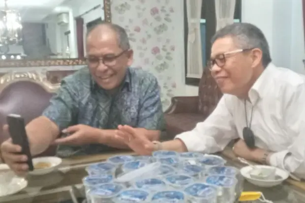 Resmi Kembali ke Partai...
