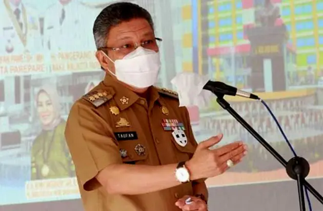 Taufan Pawe Minta Pelayanan...