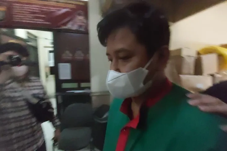 Ditangkap Polisi, Musisi...