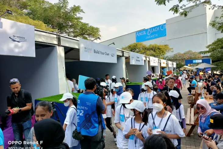 Puluhan Pelajar Antusias...