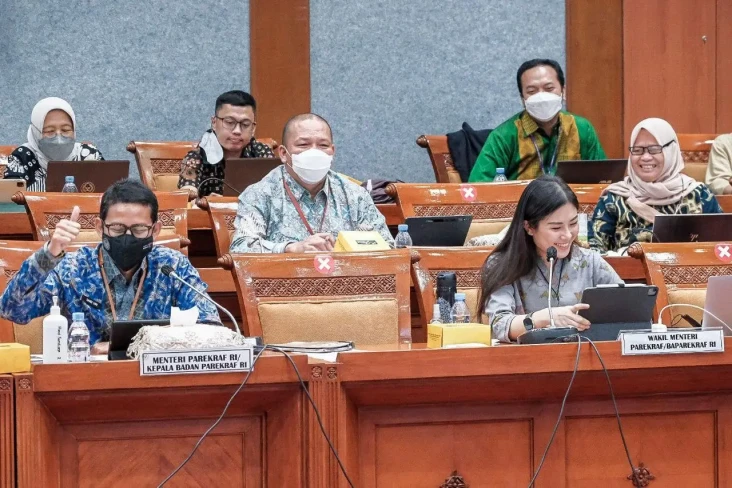 Didampingi Angela Tanoesoedibjo,...