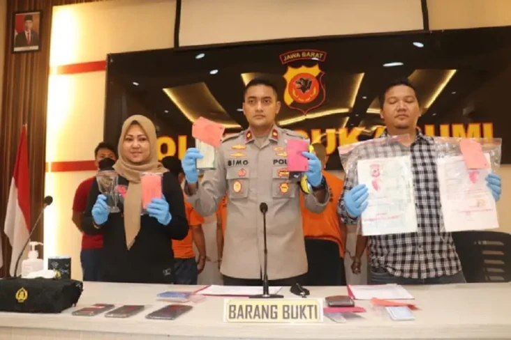 13 Wanita di Sukabumi...