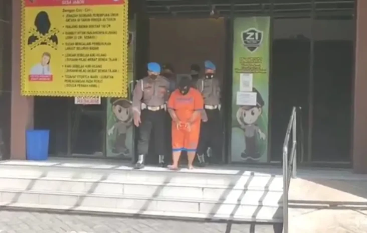 Janda Jual Putri Kandung...