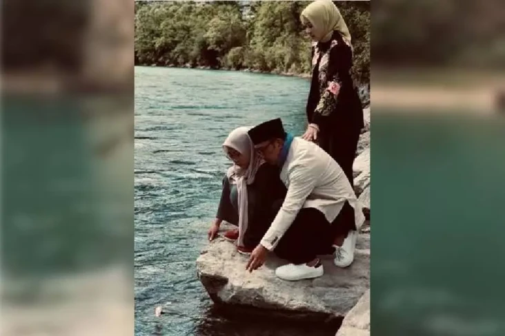 Ridwan Kamil Ikhlaskan...