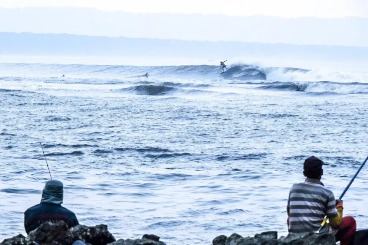 Pantai Grajangan, Spot...