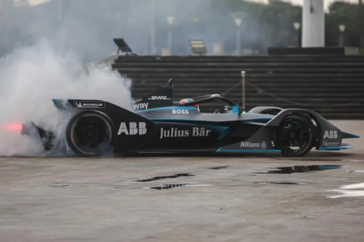 Gelar Balapan Formula...