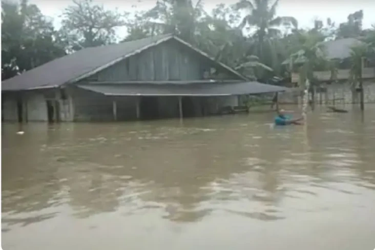 Sungai Meluap setelah...