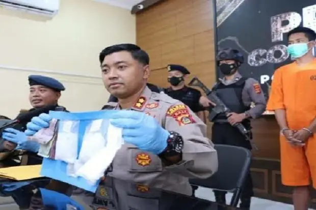 Selundupkan Sabu ke...