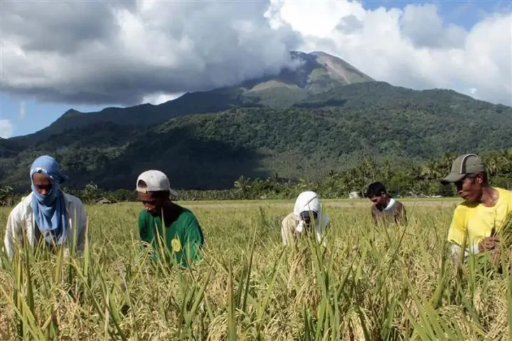 Gunung Berapi Bulusan...