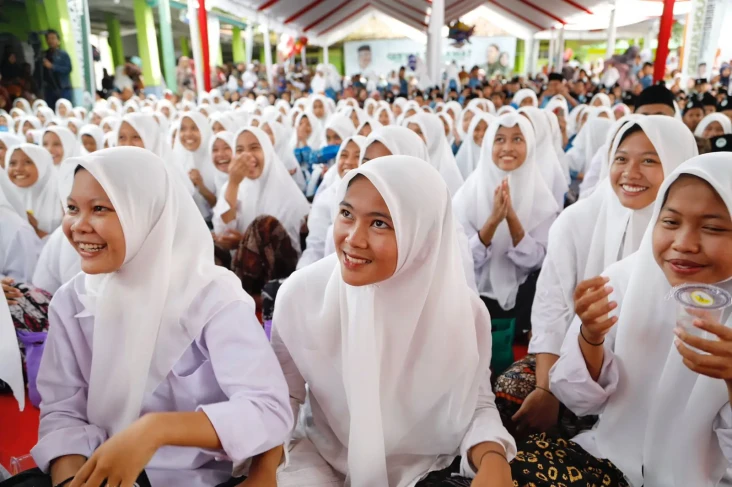 Ribuan Santri di Indramayu...
