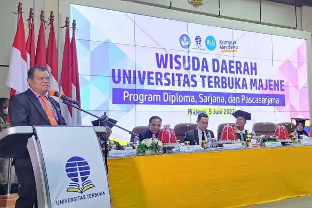 Motivasi Wisudawan UT...