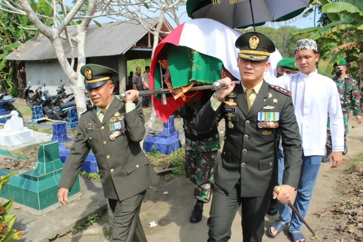 Beri Penghormatan Terakhir,...