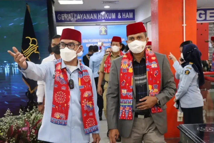 Wamenkumham Resmikan...