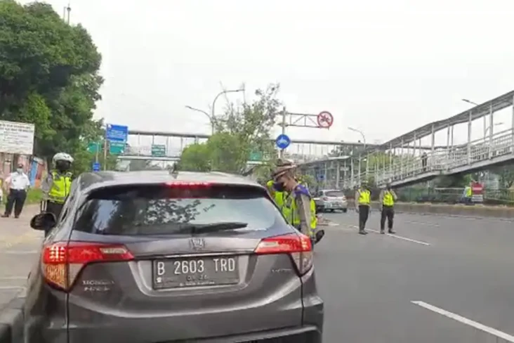 Puluhan Kendaraan Langgar...