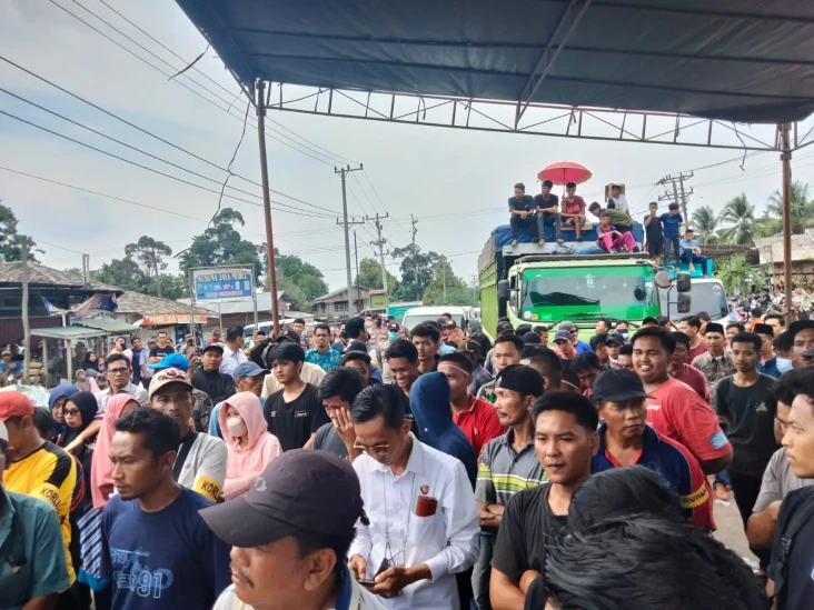 Ribuan Warga Batanghari...