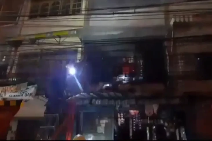 Kebakaran Landa Ruko...