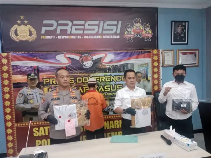 Pria di Palembang Tak...