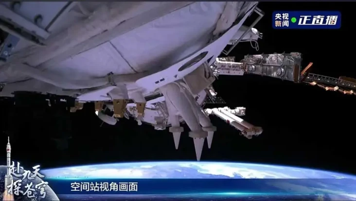 3 Astronot China Tiba...