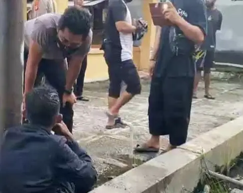 Tertangkap Basah Curi...