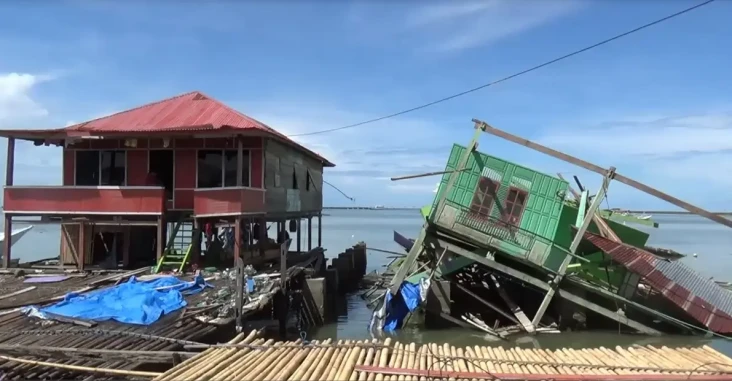 Puluhan Rumah di Bone...