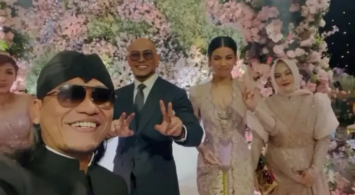 Profil Gus Miftah, Sahabat...