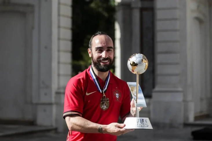 Pesona Ricardinho, sang...