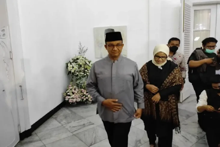 Takziah ke Ridwan Kamil,...