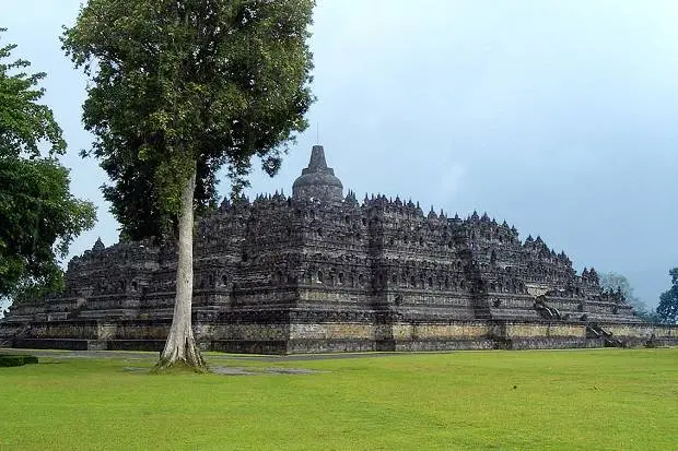 Candi Borobudur Ramai...