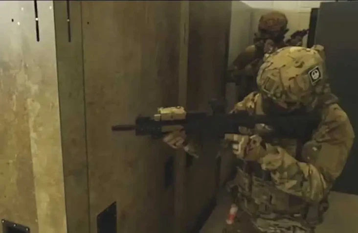 Tentara Inggris Latihan...
