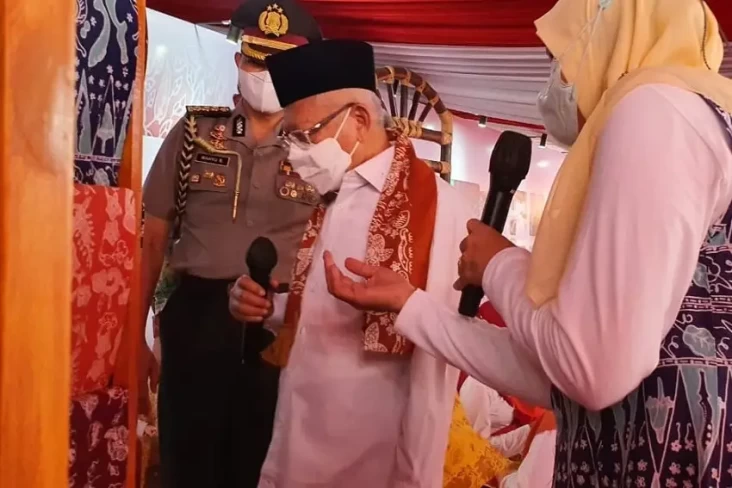 Kunjungi Kampung Cibuluh,...