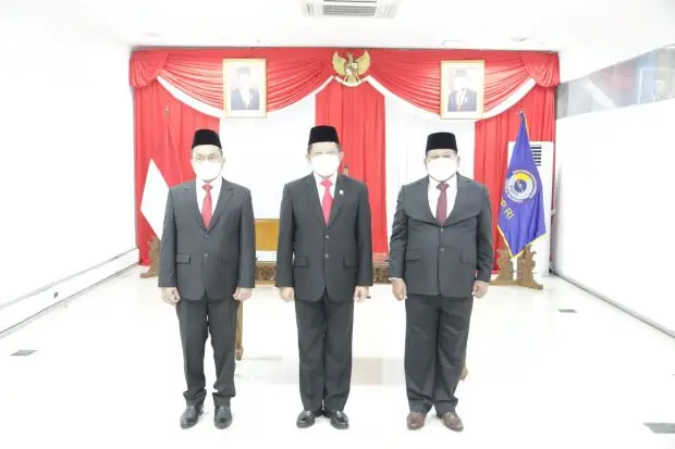 Letjen TNI (Purn.) Jeffry...
